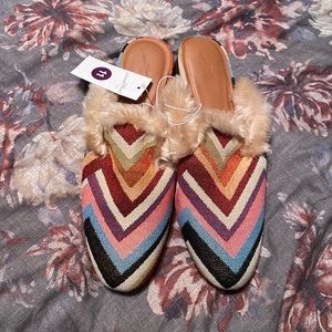 Universal Thread Furry mules